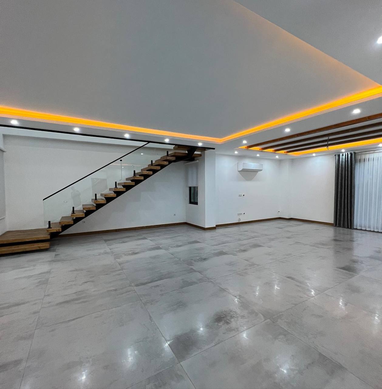 دوبلکس استخردار شهرکی در لوکیشن عالی